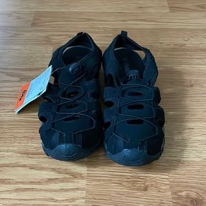 Itasca Youth Black Sandals